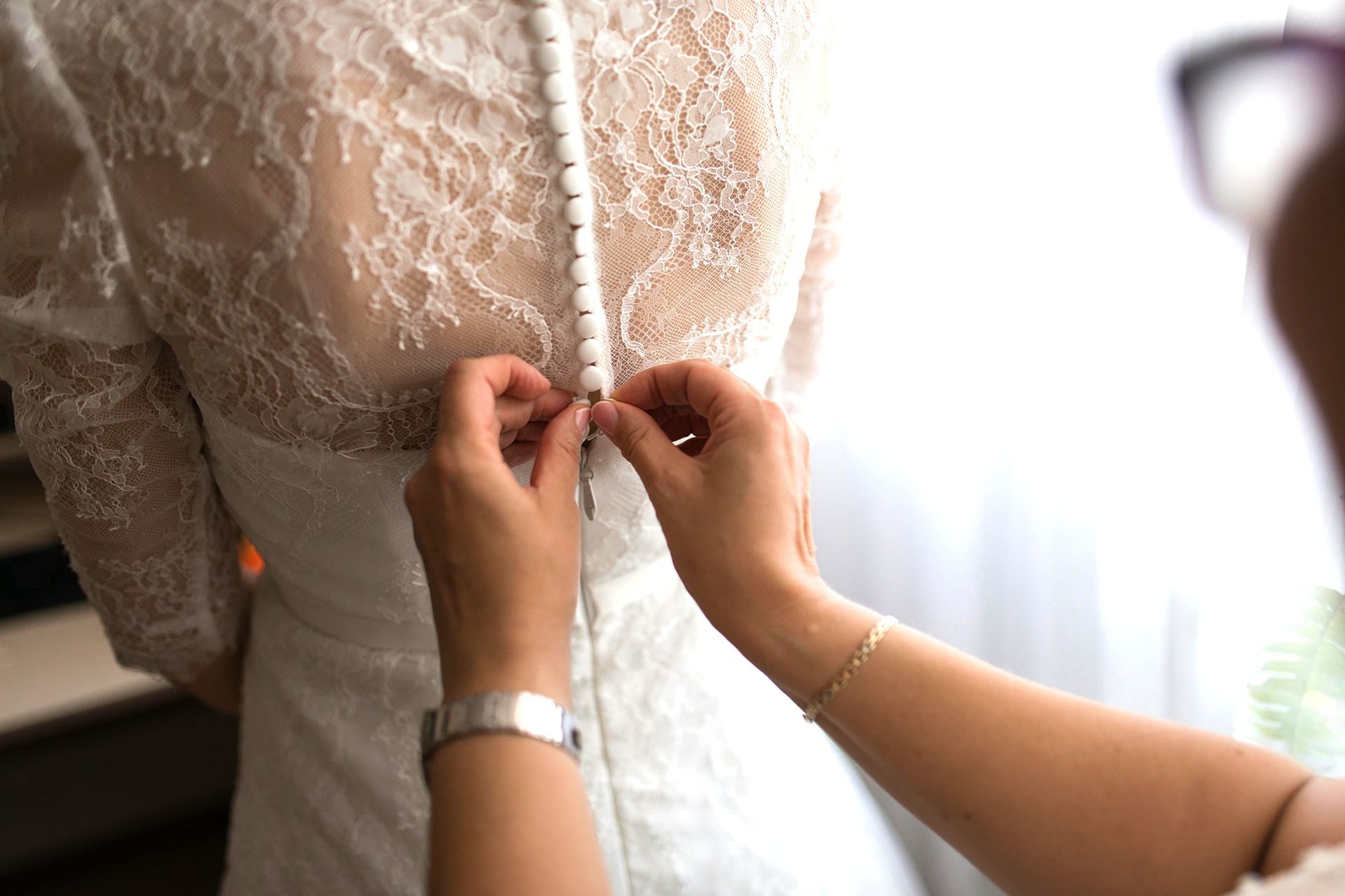 pexels-zvolskiy-1676133